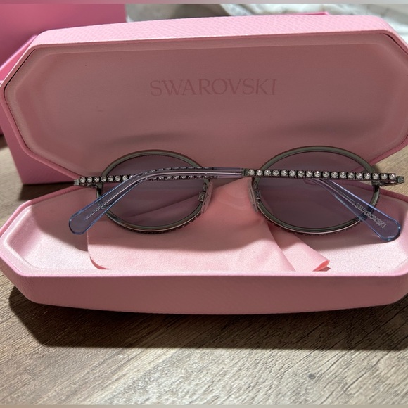 Swarovski New Sun Glasses - Picture 3 of 3